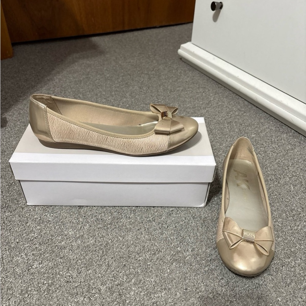 Anne Klein Sport Metallic Gold Flats with Bows - Picture 2 of 10